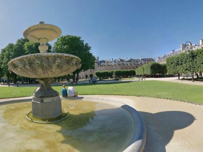 Paris - Place des Vosges 1