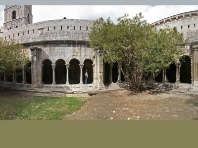 Arles - Cloître